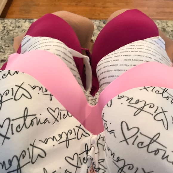 Victoria's Secret Other - 5 38DD Victoria’s Secret Bras Victoria's Secret Other - 5 38DD Victoria’s Secret Bras
